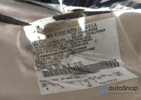 1998 Lincoln Town Car Signature z USA, uszkodzony, nr VIN 1LNFM82W0WY659474